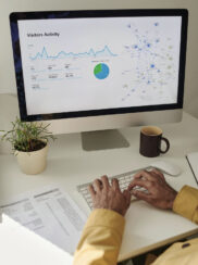 Monitoring data analytics on a desktop screen